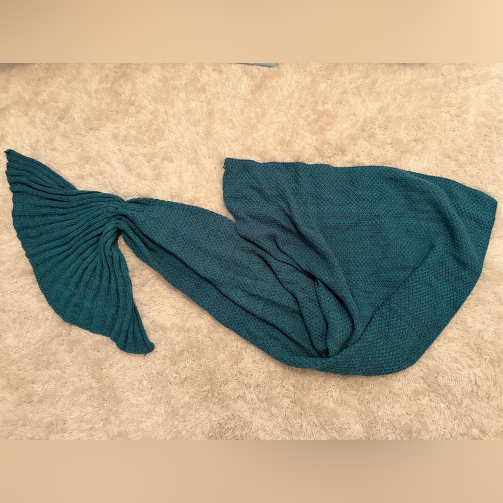 Teal Knit Mermaid blanket!